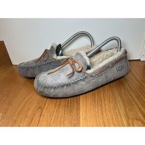 UGG Shoes Womens Size 9 Gray Suede Dakota Moccasin Slippers Shearling Lined